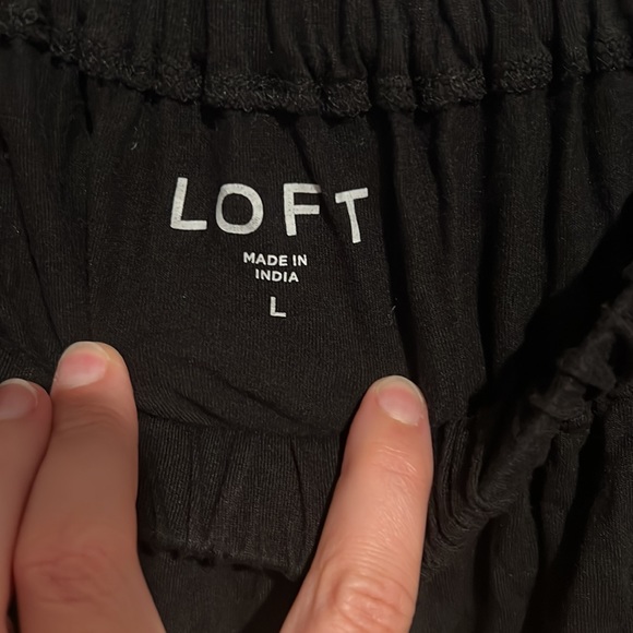 EUC off shoulder black with embroidered hem/sleeves - Picture 3 of 4